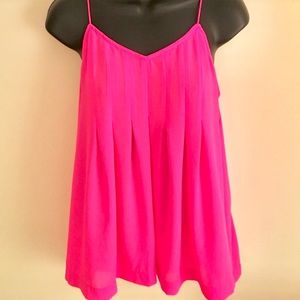 Bright Hot Pink Top. Size M.